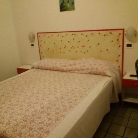 Hotel Fatima Rimini Esterno foto