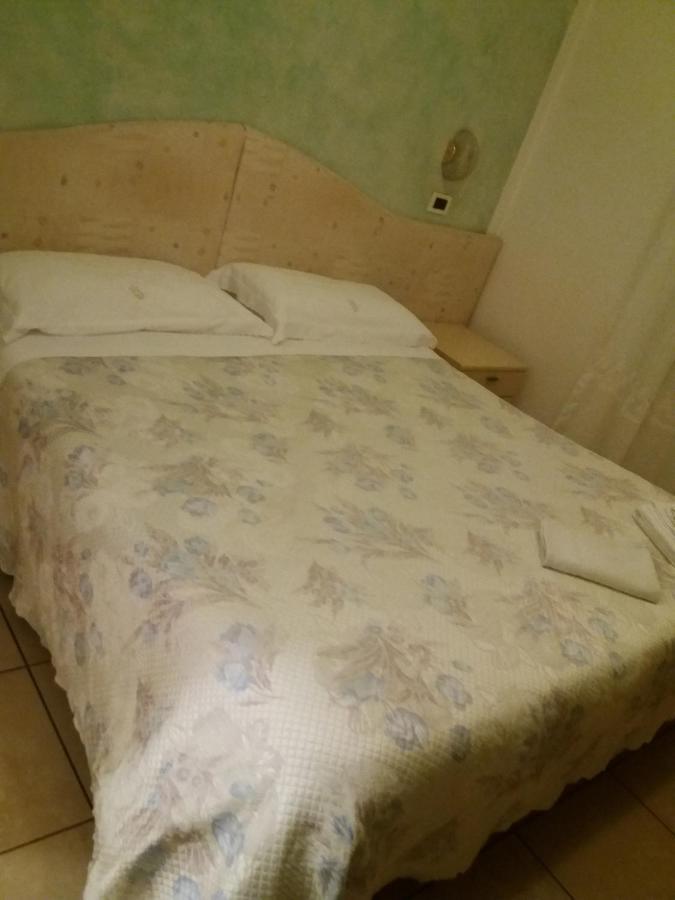 Hotel Fatima Rimini Esterno foto