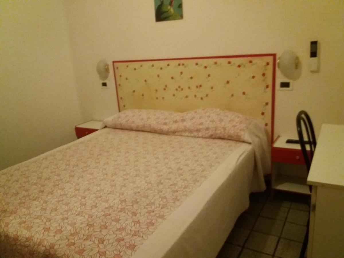Hotel Fatima Rimini Esterno foto
